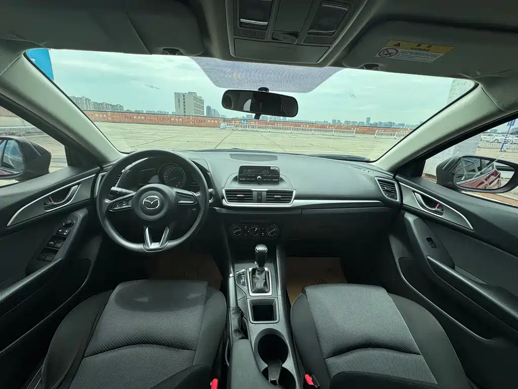 Mazda 3 Axela 2019 — фото 13