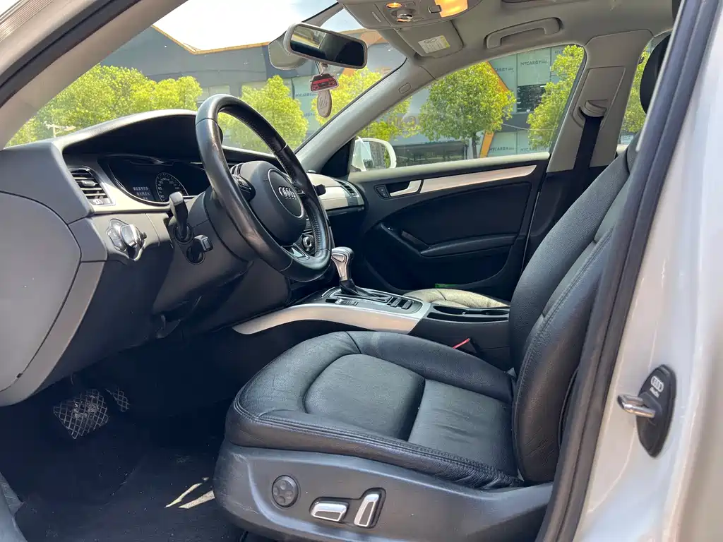 Audi A4L 2015