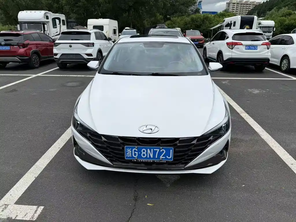Hyundai Elantra 2023