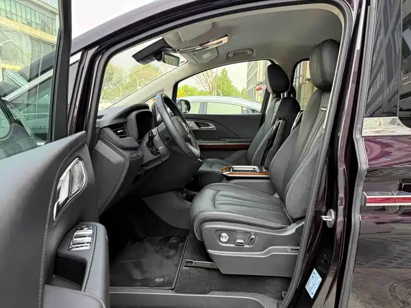Hongqi HQ9 PHEV 2024
