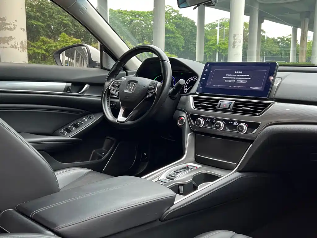 Honda Accord 2022 — фото 10