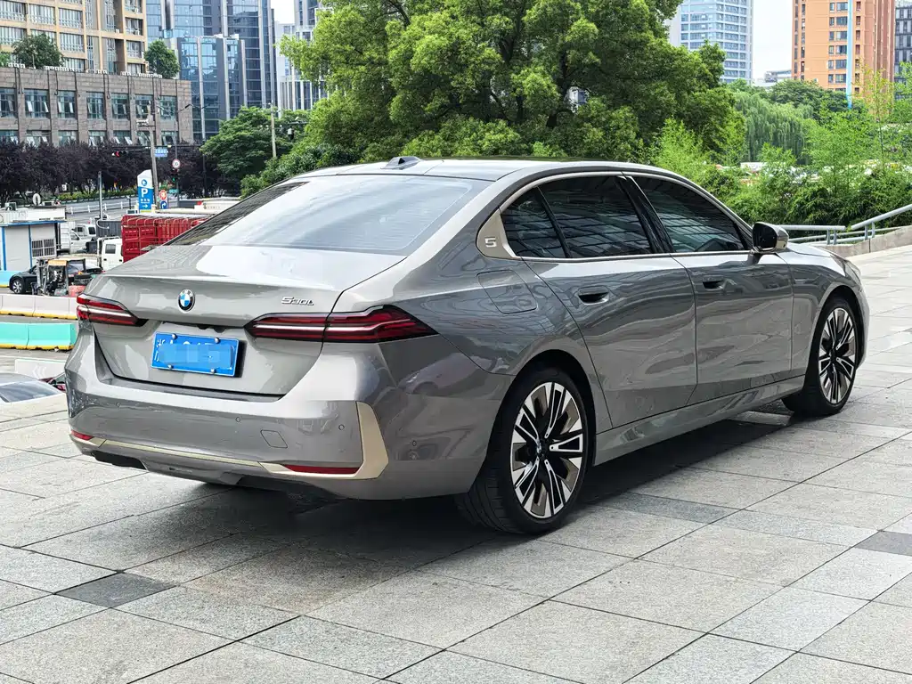 BMW 5 Series 2024