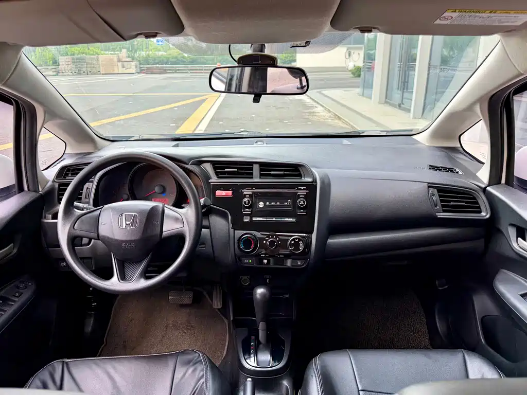 Honda Fit 2016 — фото 10