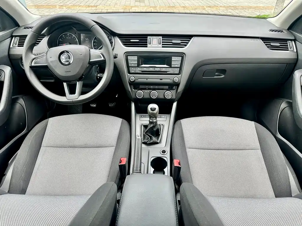 Skoda Octavia 2017 — фото 31