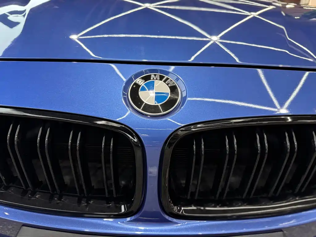 BMW 3 Series 2018 — фото 11