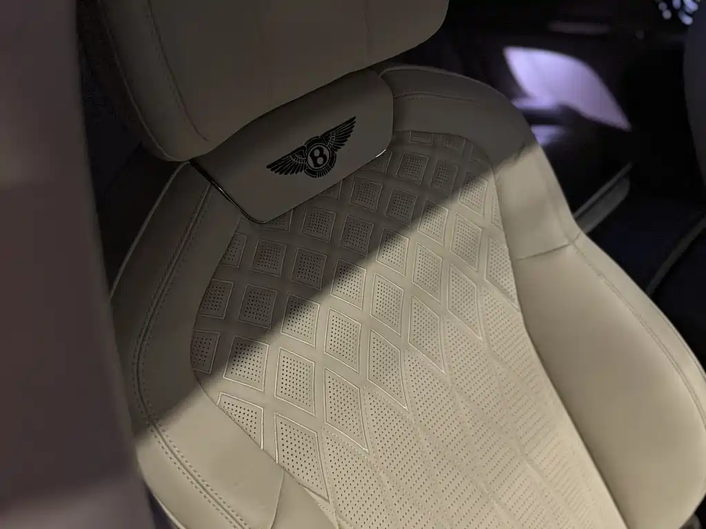 Bentley Flying Spur 2023 — фото 8