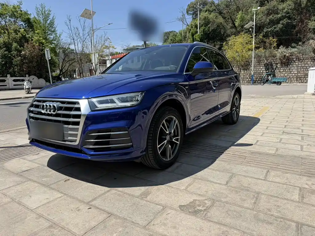 Audi Q5L 2019 — фото 1
