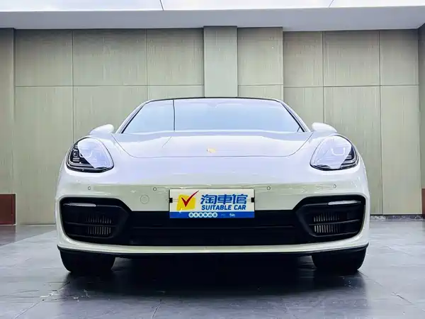 Porsche Panamera 2022