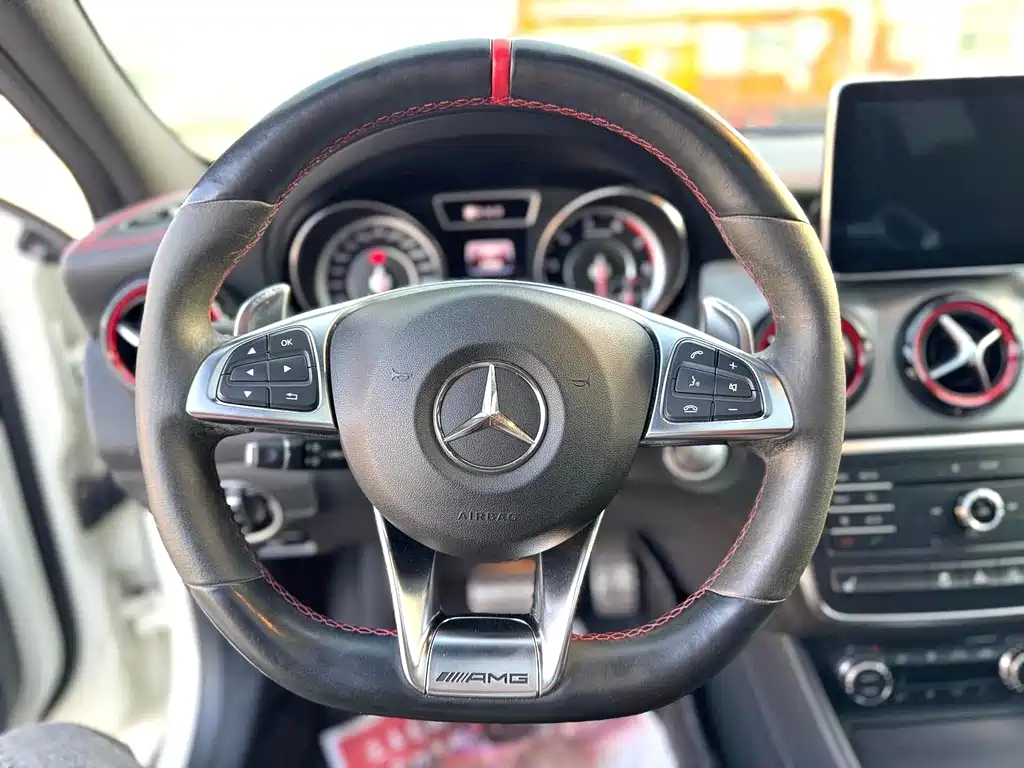 Mercedes-Benz GLA AMG 2016 — фото 17