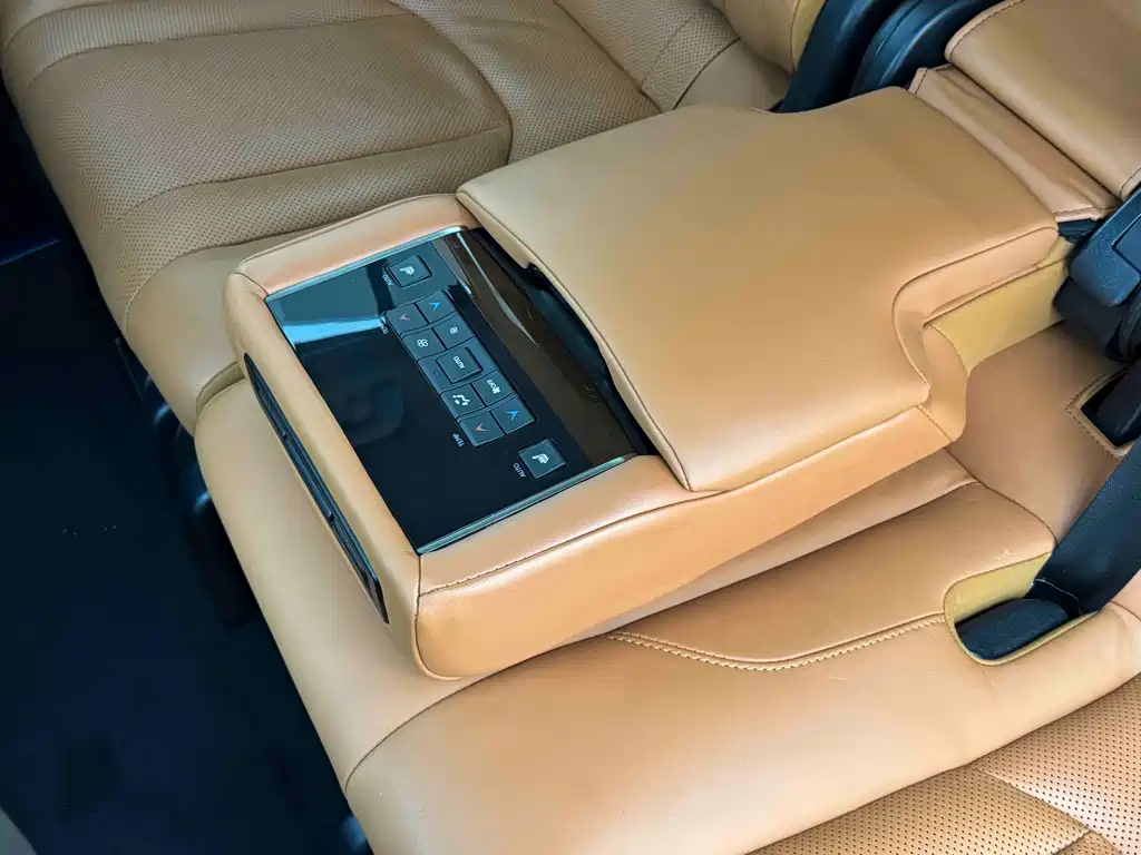 Lexus LX 2015 — фото 14