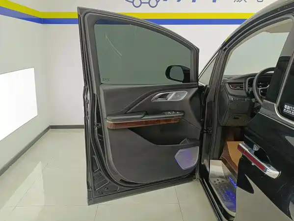 Hongqi HQ9 2023