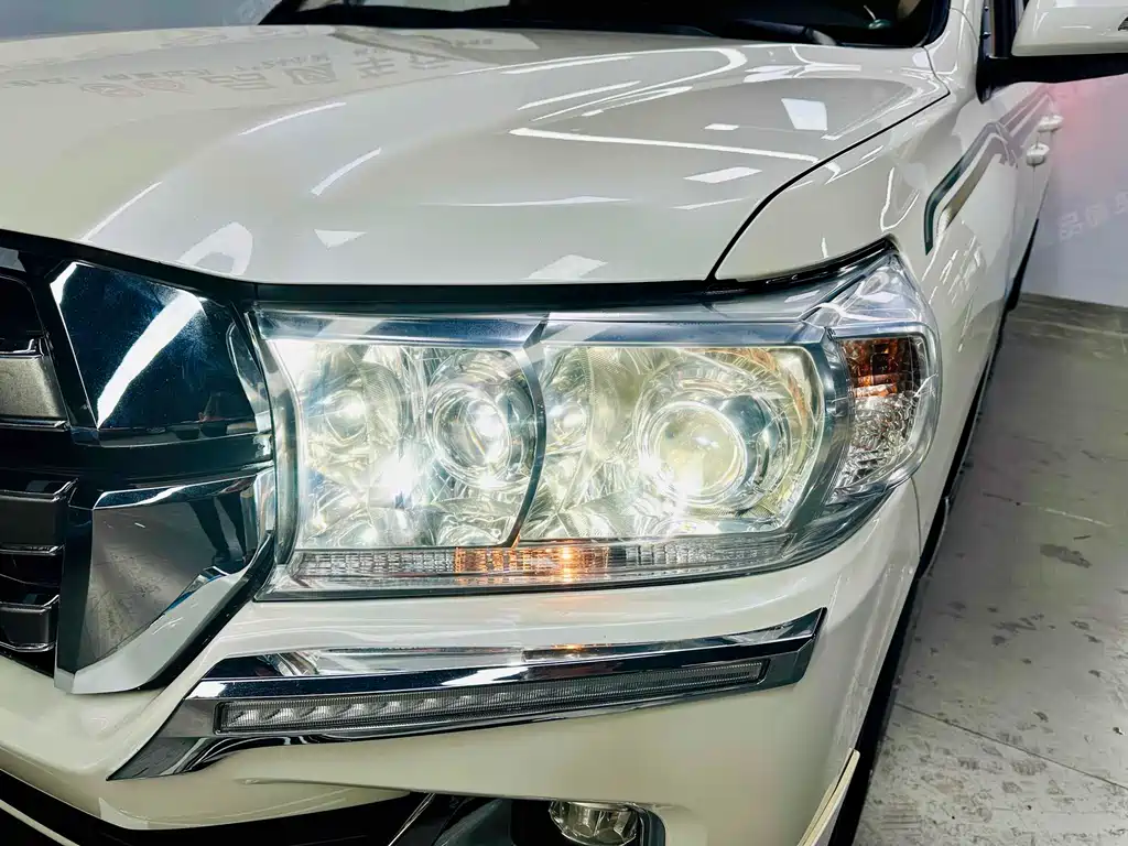 Toyota Land Cruiser 2020 — фото 16