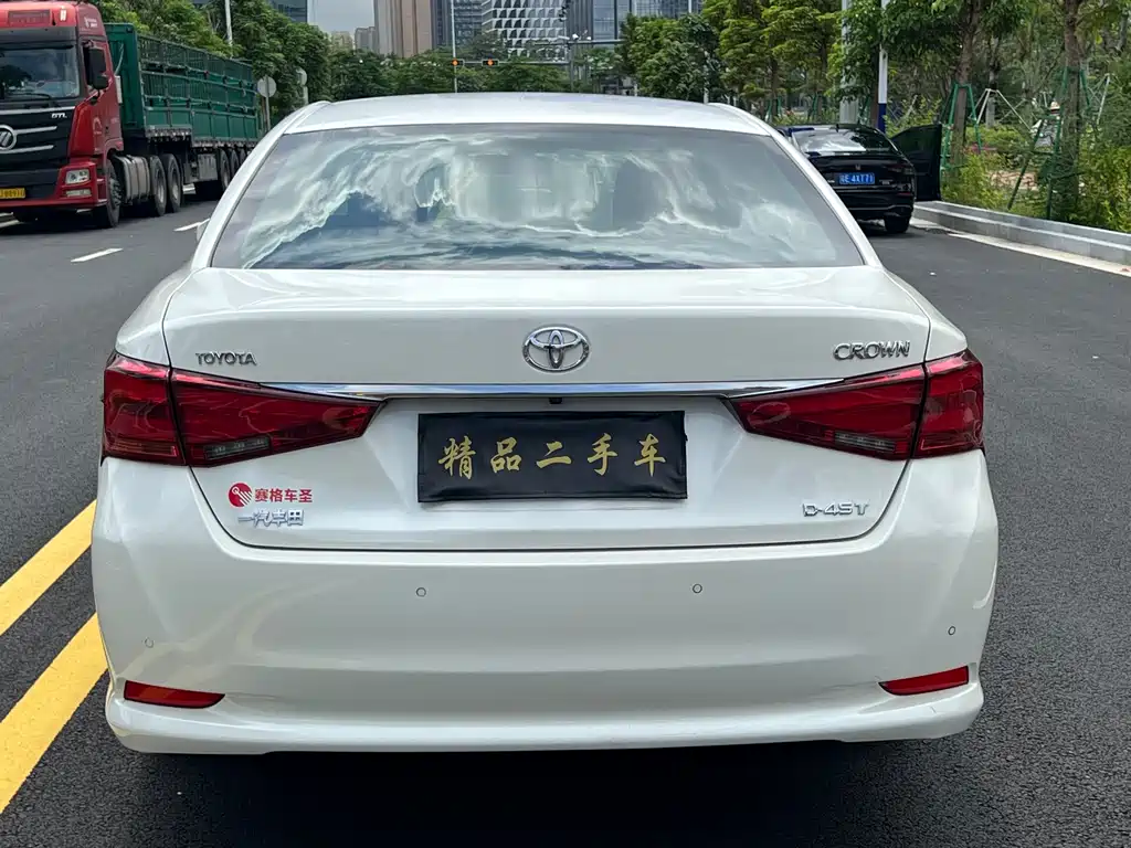Toyota Crown 2017