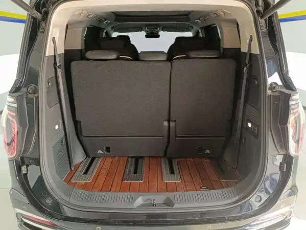 Hongqi HQ9 2023