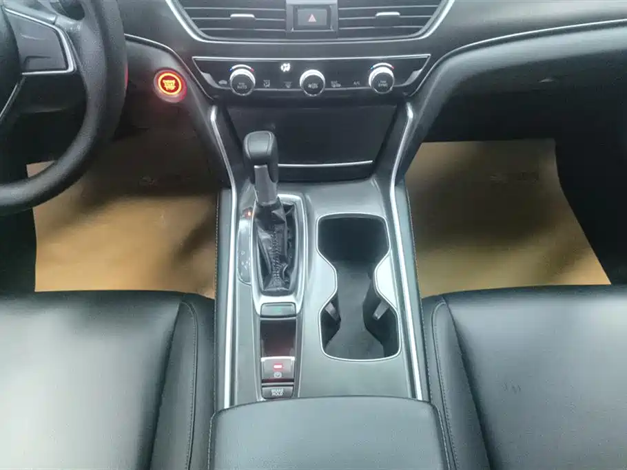 Honda Accord 2018 — фото 16