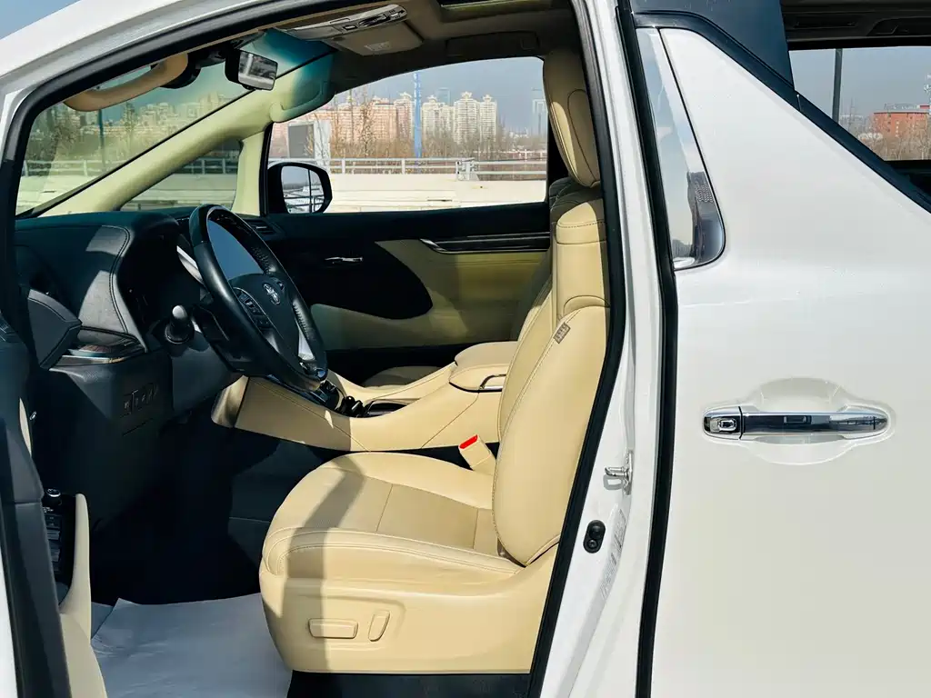Toyota Alphard 2023 — фото 10