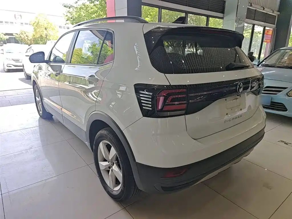 Volkswagen T-Cross 2023 — фото 5
