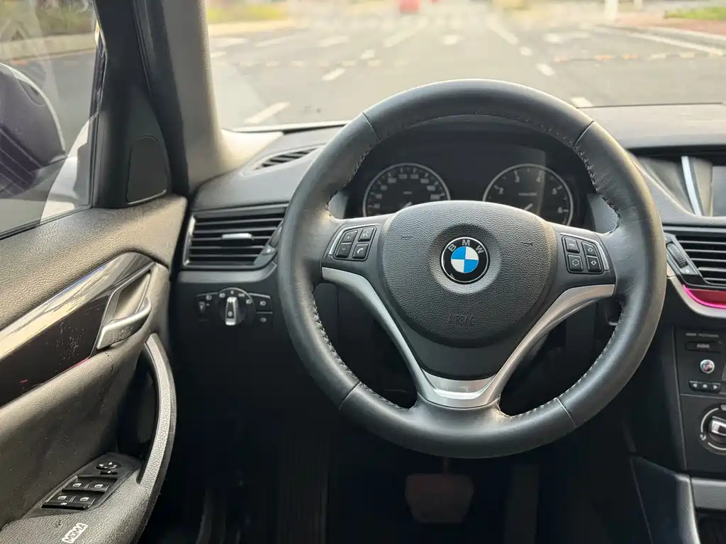BMW X1 2016 — фото 10