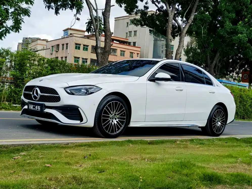 Mercedes-Benz C-Class 2024 — фото 1