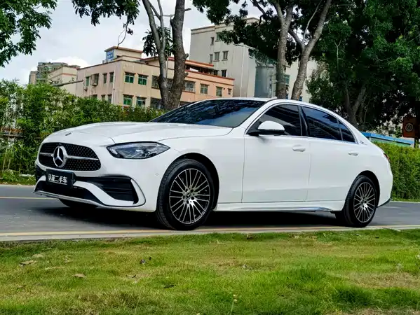 Mercedes-Benz C-Class 2024
