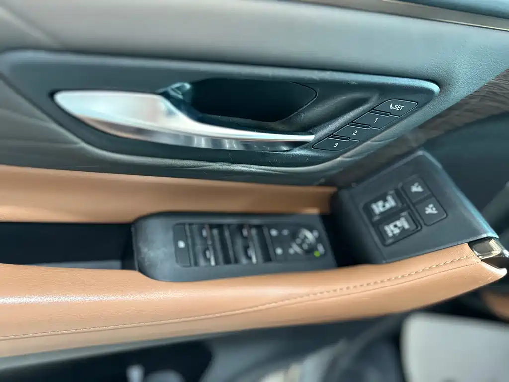 Toyota Alphard 2023 — фото 9