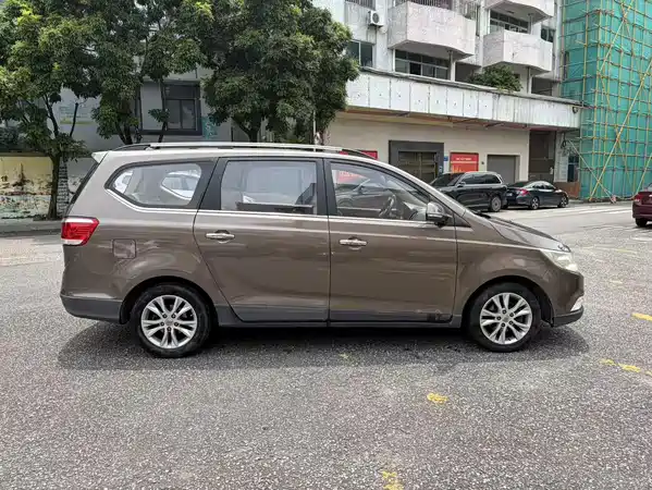 Baojun 730 2015