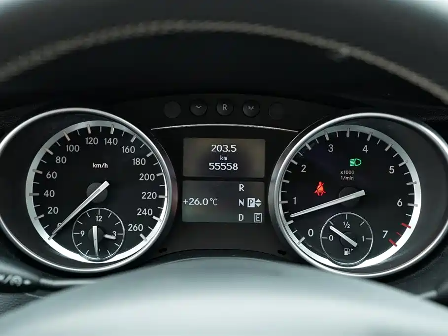 Mercedes-Benz R-Class 2015 — фото 28