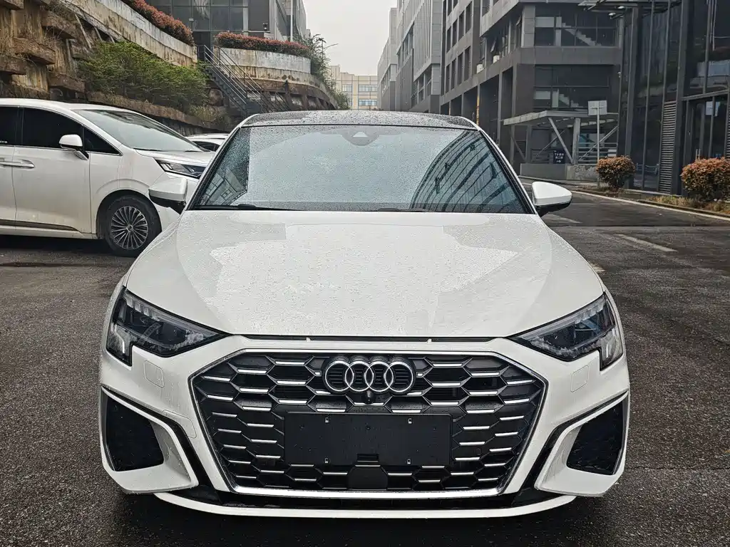 Audi A3 2024 — фото 2