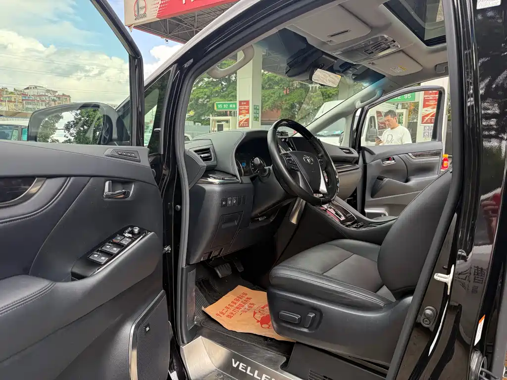 Toyota Vellfire 2020 — фото 10