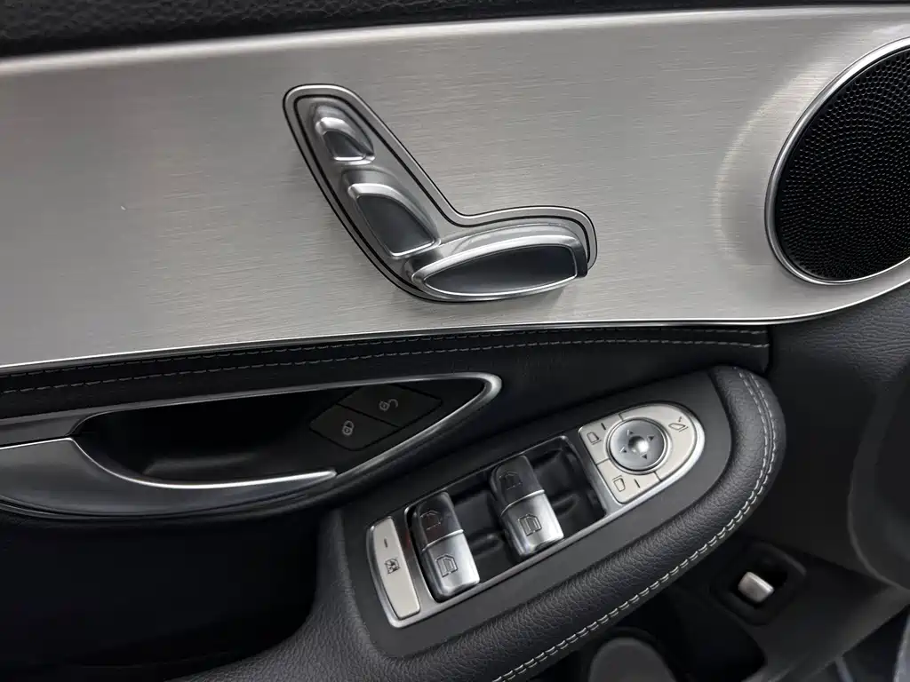 Mercedes-Benz C-Class 2019 — фото 15