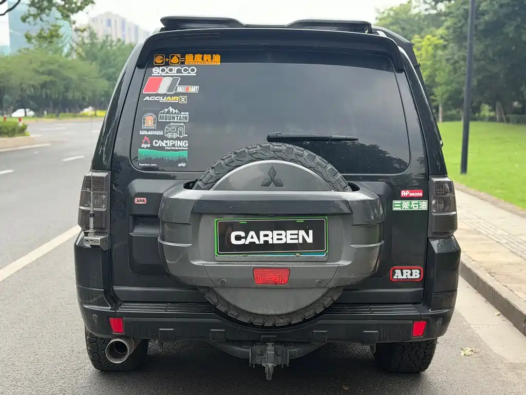 Mitsubishi Pajero 2016
