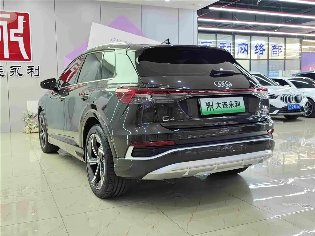 Audi Q4 E-Tron 2022 — фото 4