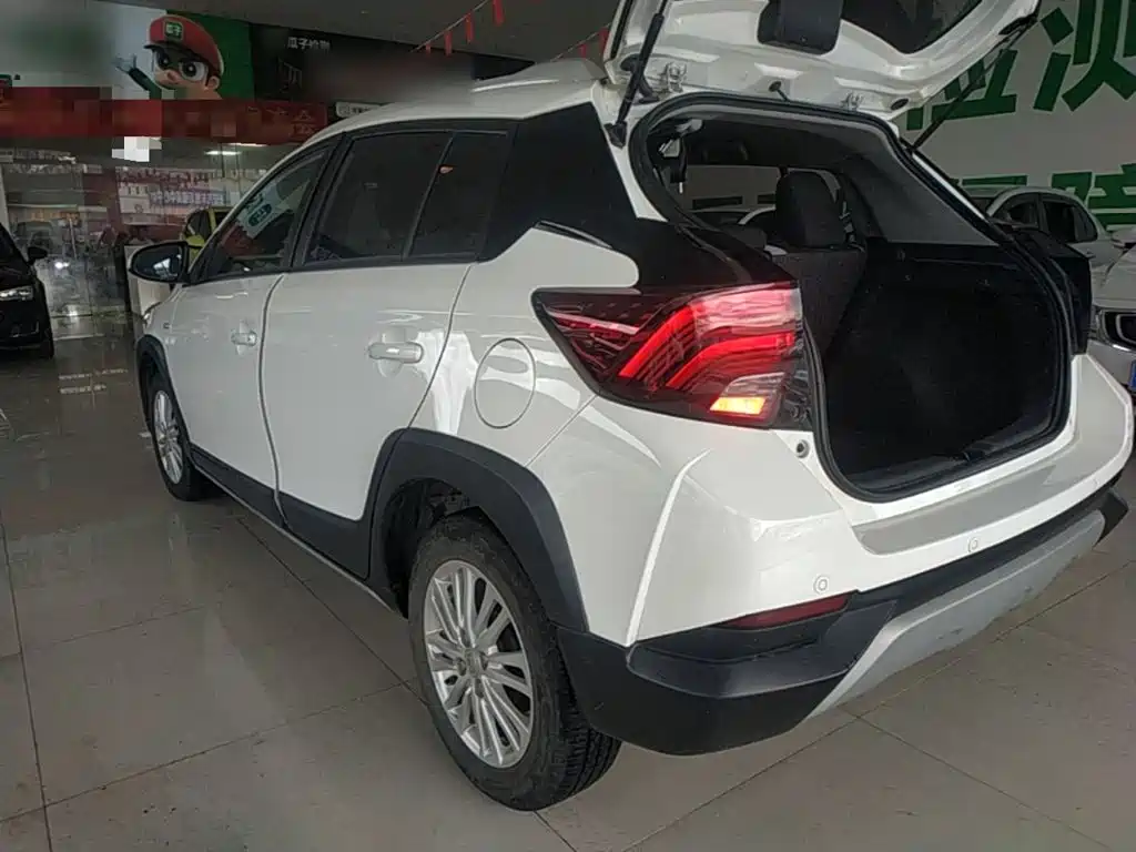 Toyota Yaris L 2021