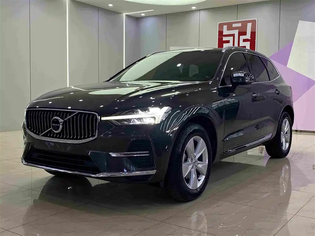 Volvo XC60 2021 — фото 1