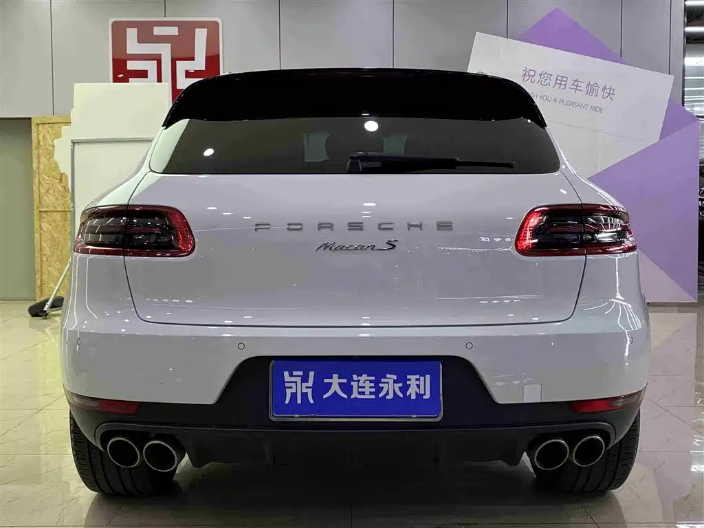 Porsche Macan 2017 — фото 16
