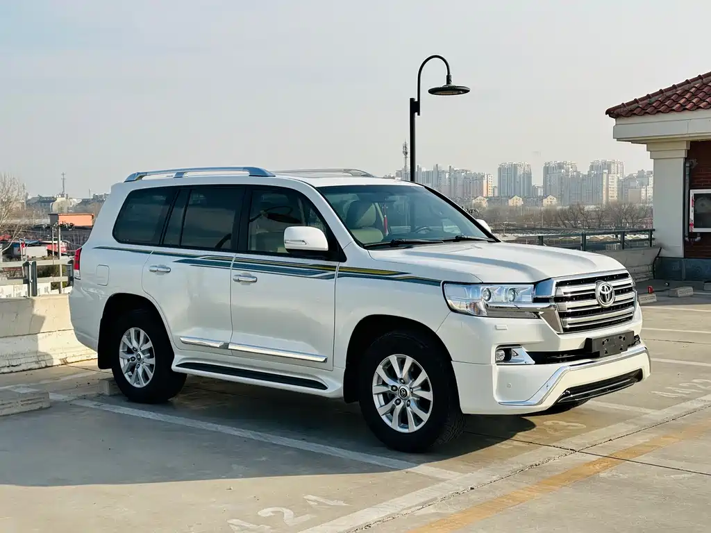 Toyota Land Cruiser 2018 — фото 3