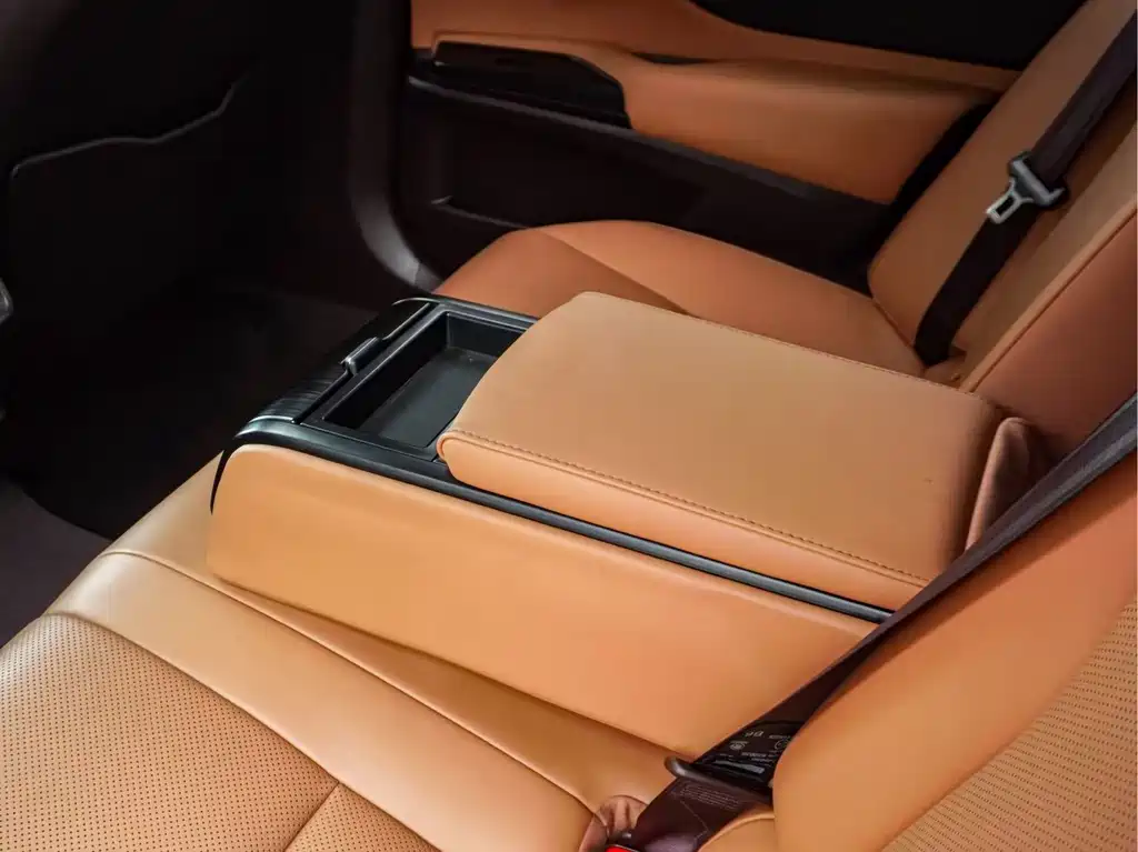 Lexus ES 2020 — фото 19