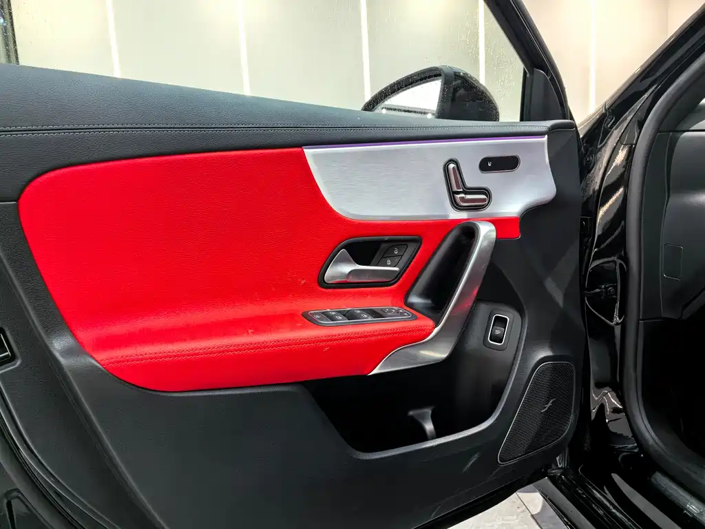 Mercedes-Benz A-Class AMG 2024 — фото 11