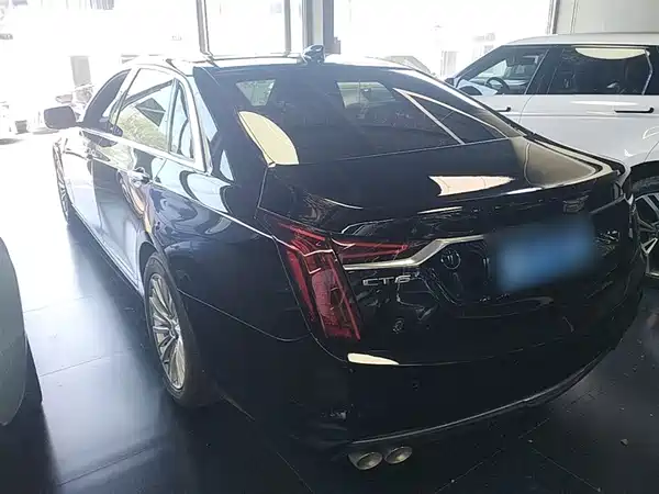 Cadillac CT6 2022
