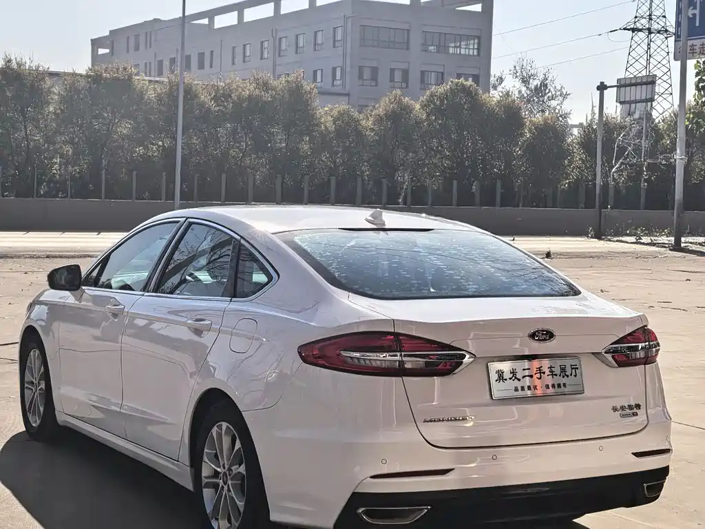 Ford Mondeo 2022 — фото 5