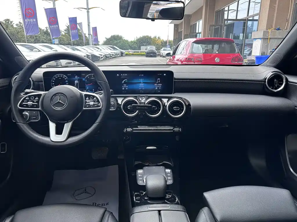 Mercedes-Benz A-Class 2020 — фото 11