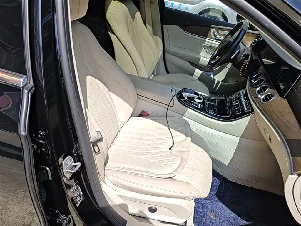 Mercedes-Benz E-Class 2017 — фото 25