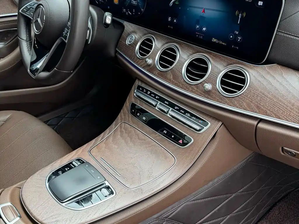 Mercedes-Benz E-Class 2023 — фото 11