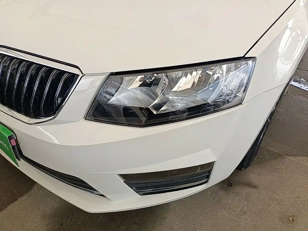 Skoda Octavia 2018 — фото 24