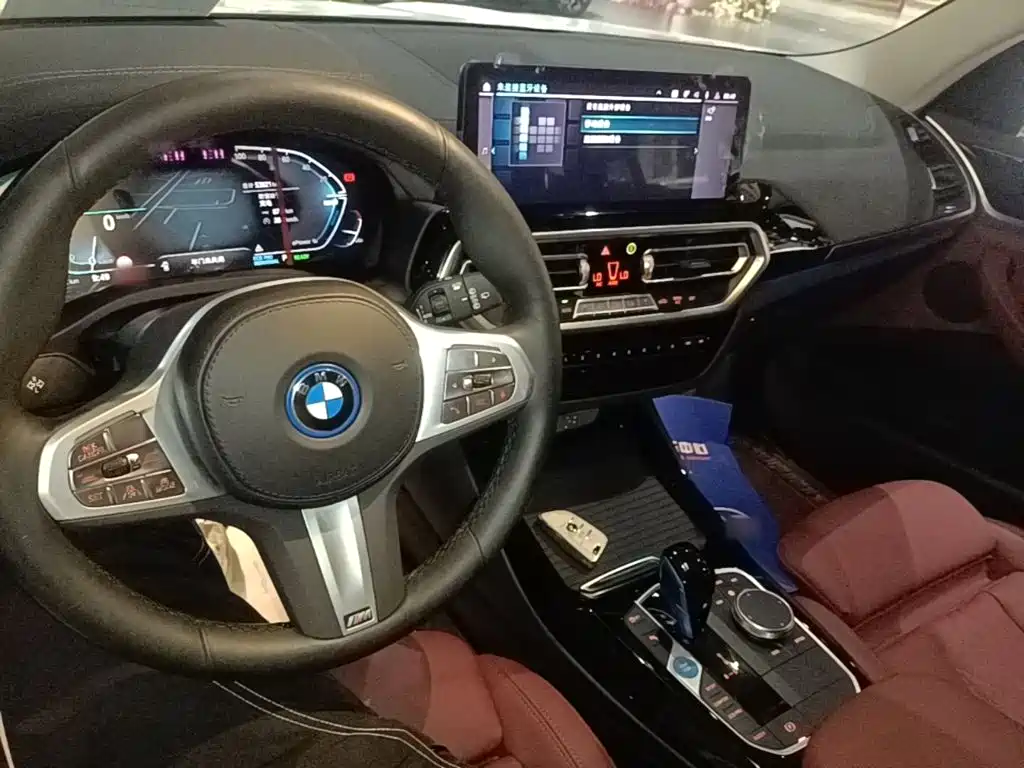 BMW iX3 2023 — фото 10