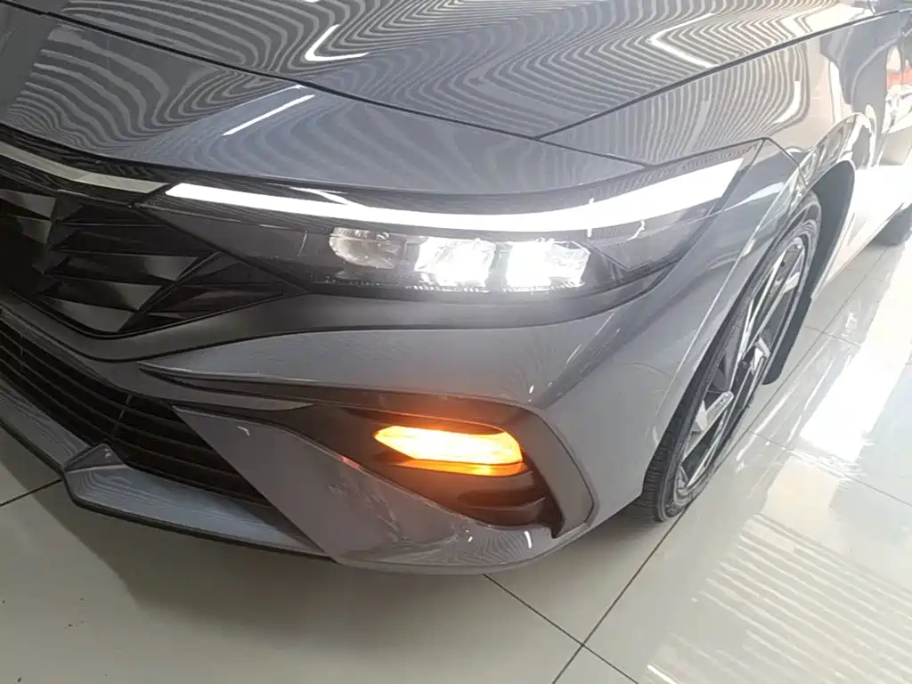 Hyundai Elantra 2025 — фото 24