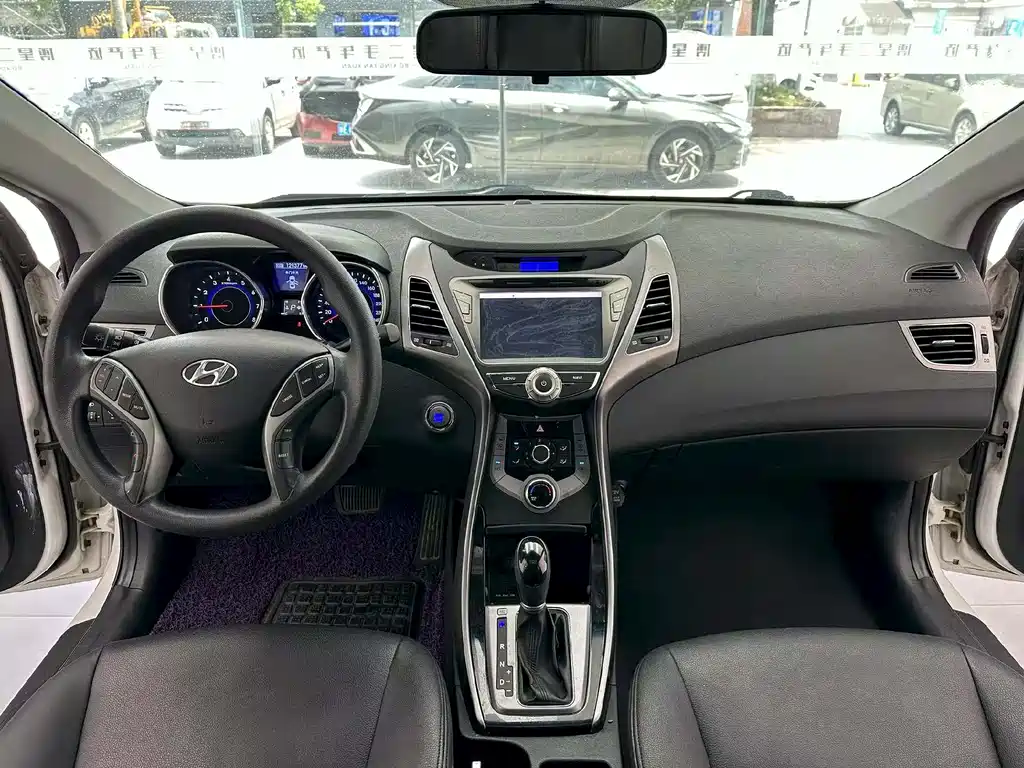 Hyundai Elantra 2013