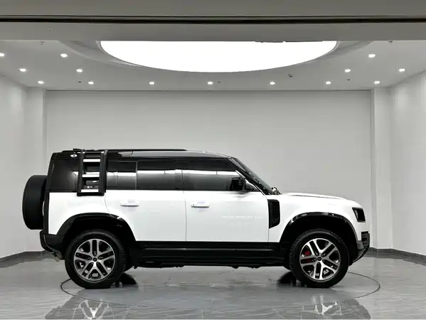 Land Rover Defender 2021