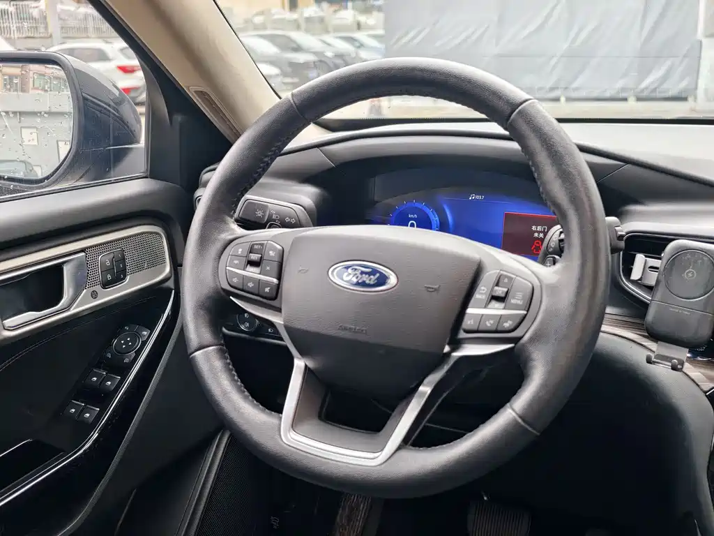 Ford Explorer 2022 — фото 13