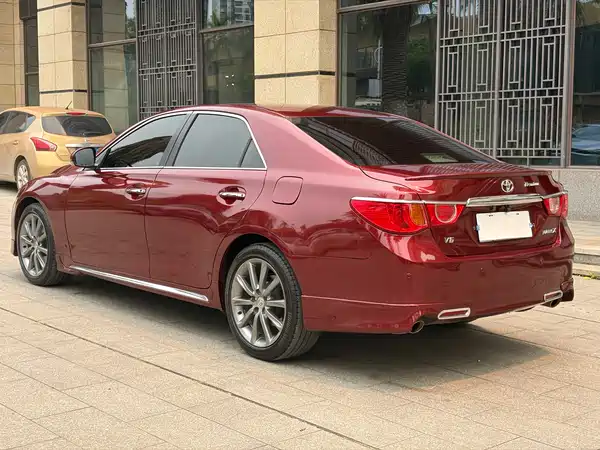 Toyota Reiz 2012